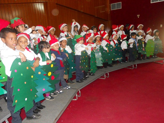 [:es]Con gran concierto niños del Módulo Secretaría de Educación celebraron la magia de la navidad[:]