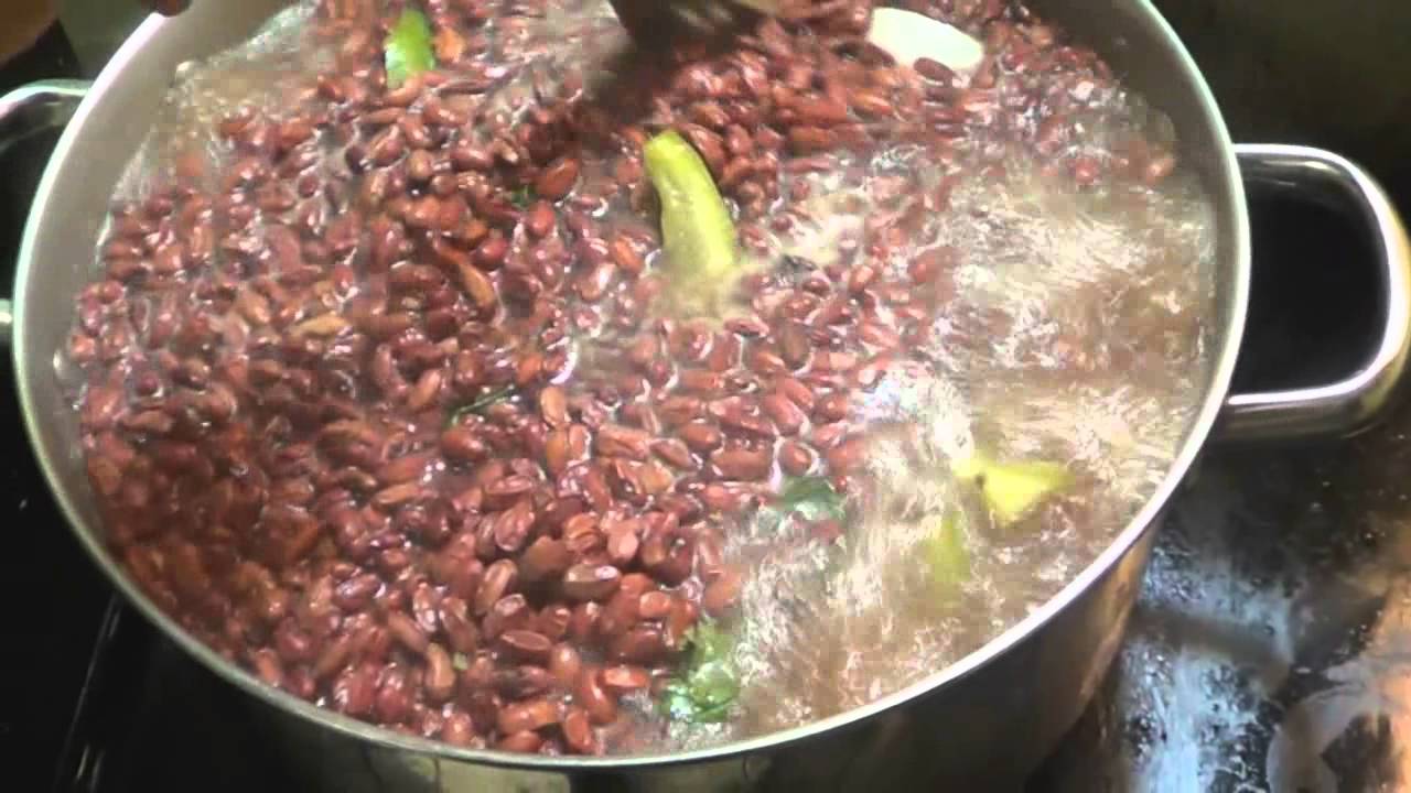 [:es]Olla de frijoles provoca explosión en mercado[:]