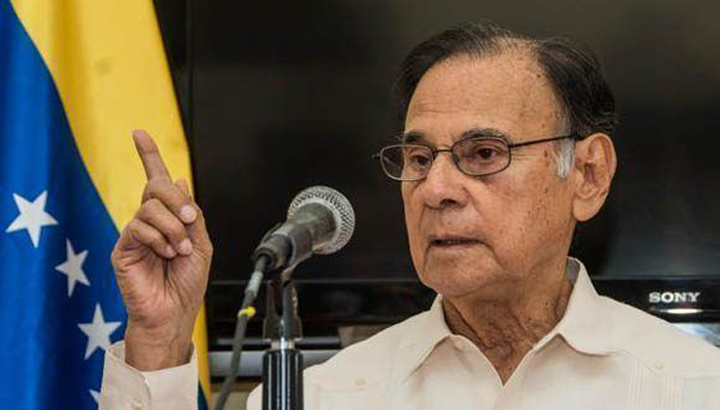 [:es]En medio de la crisis, Pdvsa nombra presidente honorario[:]