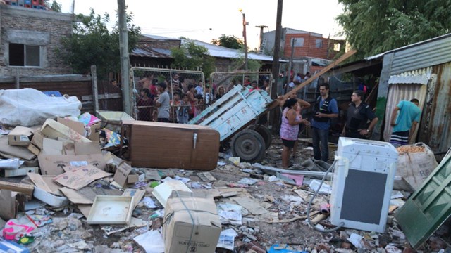 [:es]Encontraron dentro de un refrigerador dos niños muertos[:]