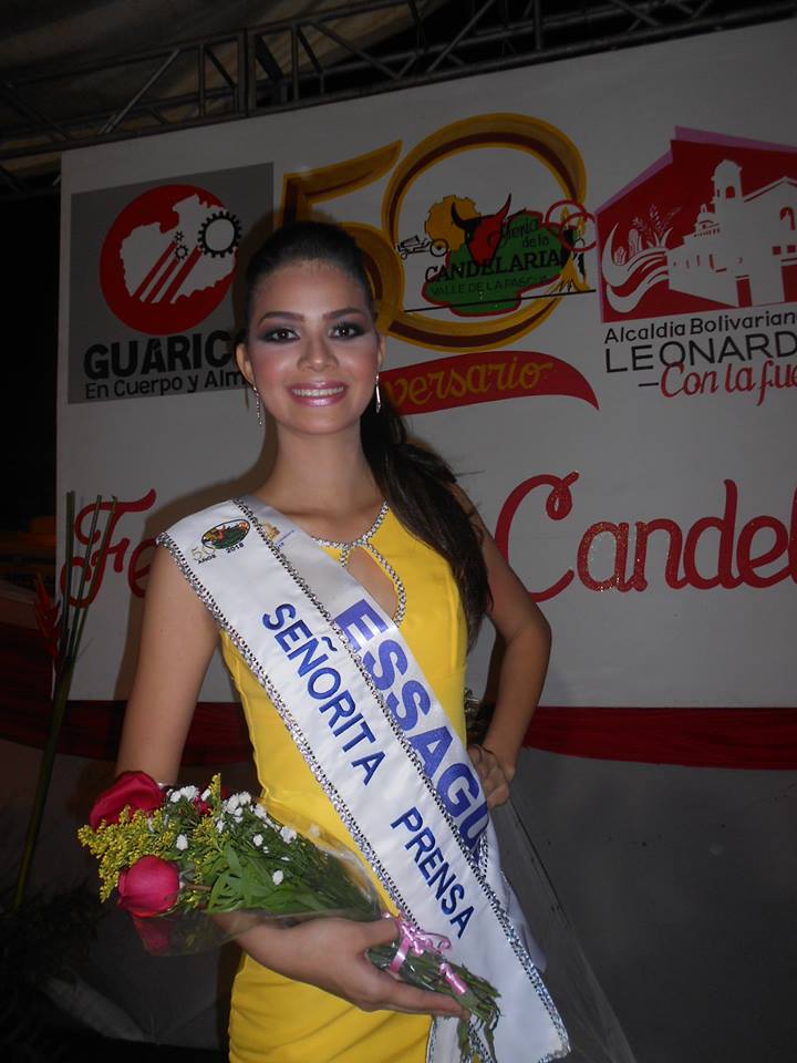 [:es]La elegante y esbelta Luz Ledezma es la Señorita Prensa de esta Quincuagésima Feria de la Candelaria[:]