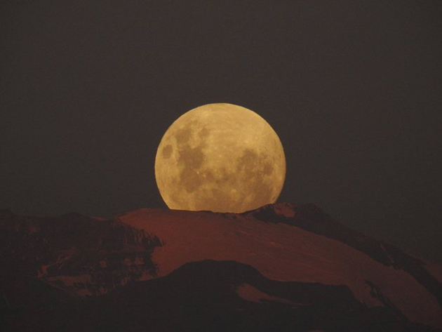 [:es]Primeras imágenes de la superluna azul de sangre[:]
