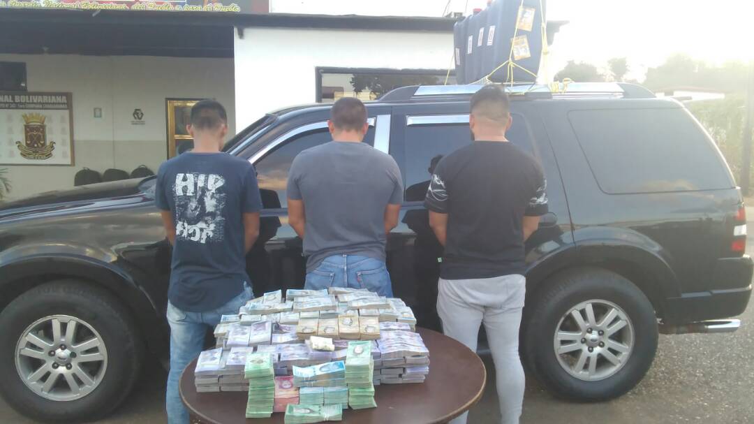 [:es]GNB interceptó contrabando de más de 40 millones de efectivo[:]