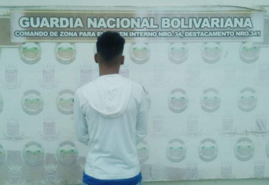 [:es]Hombre solicitado fue puesto tras las rejas[:]