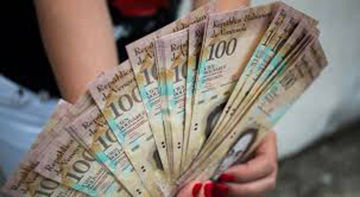 [:es]Aprobado «Bono de Reyes» a 8 millones de familias[:]