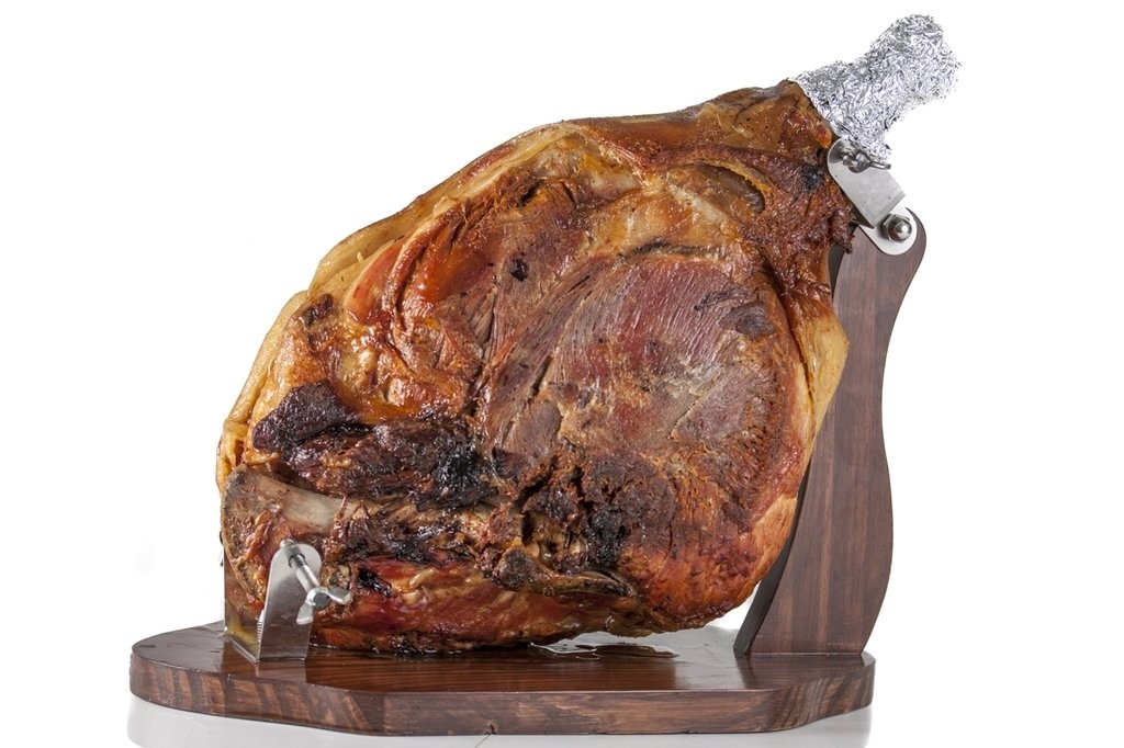 [:es]Maduro acusa a Colombia de dejar podrir 2.000 toneladas de pernil de cerdo[:]