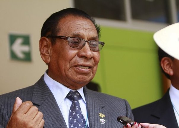 [:es]Congresista pide restringir ingreso de venezolanos a Perú[:]