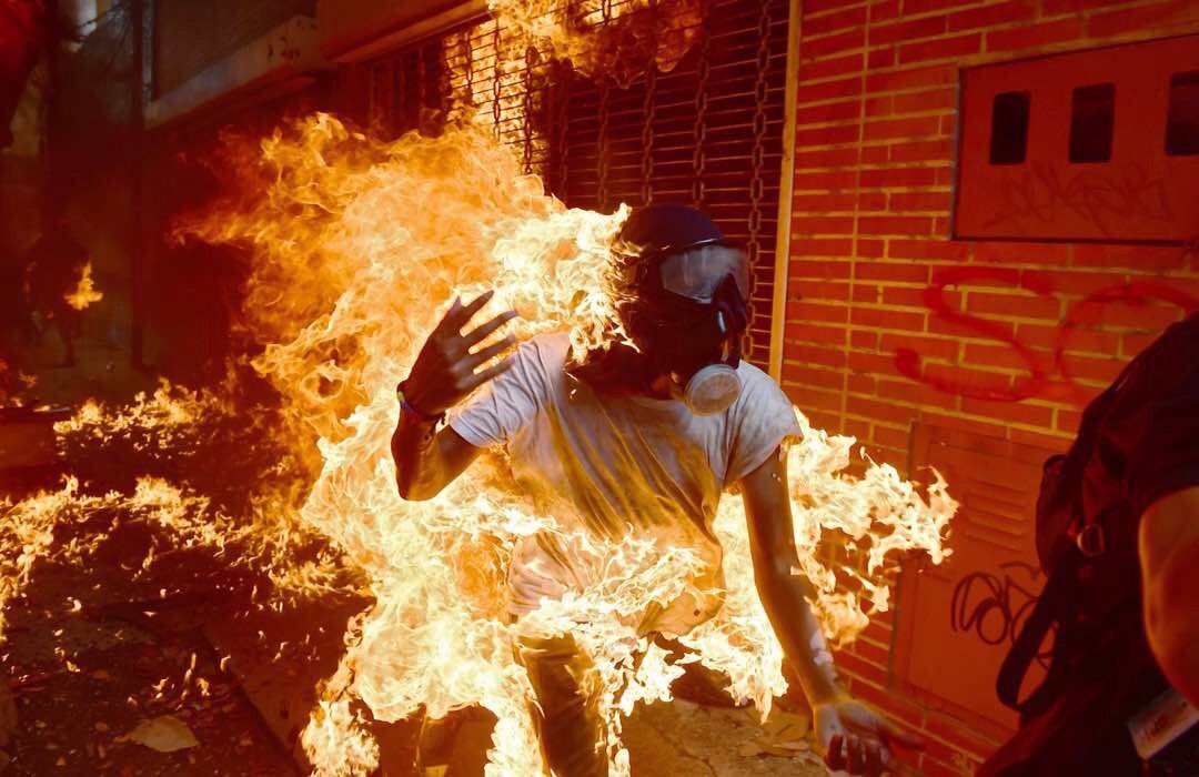 [:es] Fotógrafo venezolano fue nominado para el World Press Photo del año[:]