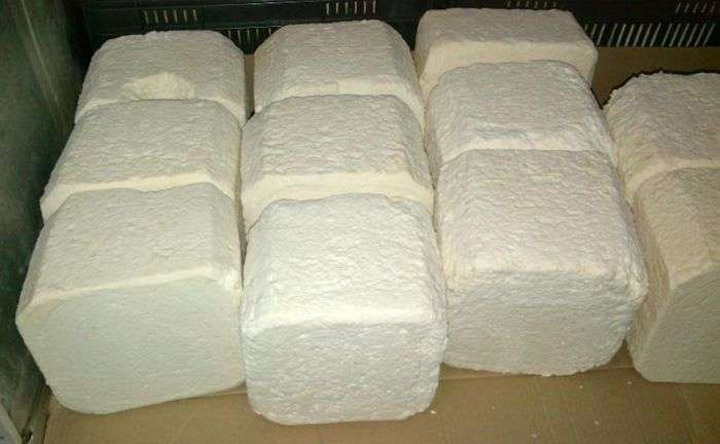 [:es]Para comprar un kilo de queso se requiere dos salarios mínimos [:]