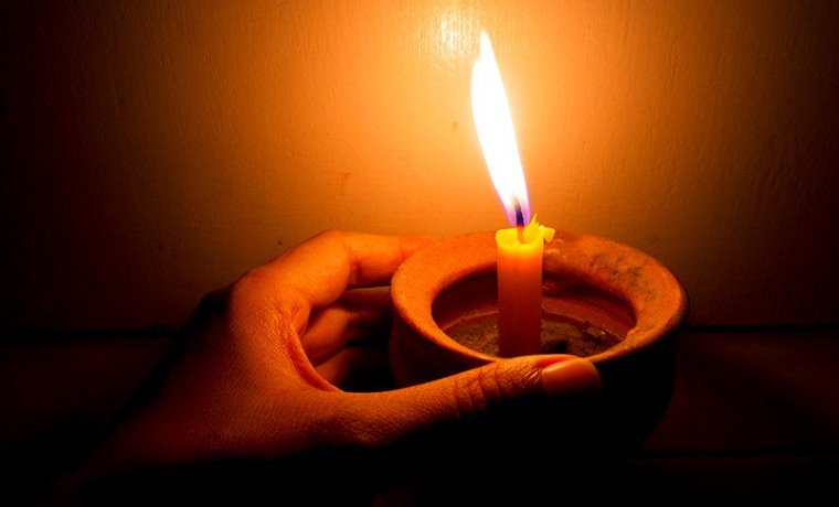 [:es]San Juan de los Morros se quedó sin luz este Sábado Santo[:]