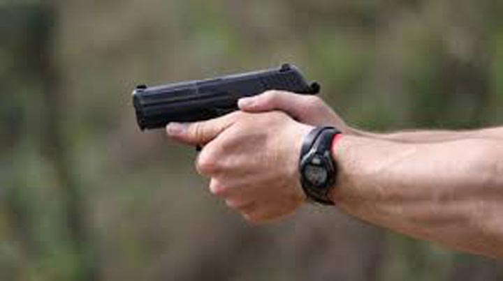 [:es]Presuntamente le disparó a su esposa, Magistrado del TSJ[:]