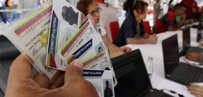 [:es]Bonos de Maduro acabarán con el trabajo productivo[:]