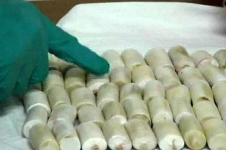 [:es]Dos venezolanas presas por llevar droga en sus partes íntimas[:]