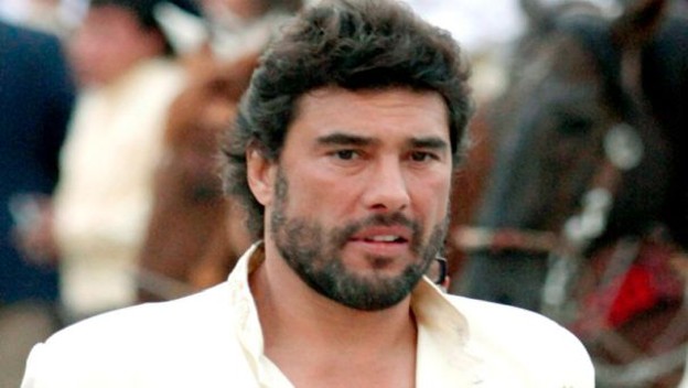 [:es]Por golpear a periodista entablan juicio contra Eduardo Yáñez[:]