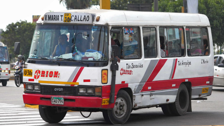 [:es]»Se van a las manos» vendedor ambulante venezolano y un peruano [:]