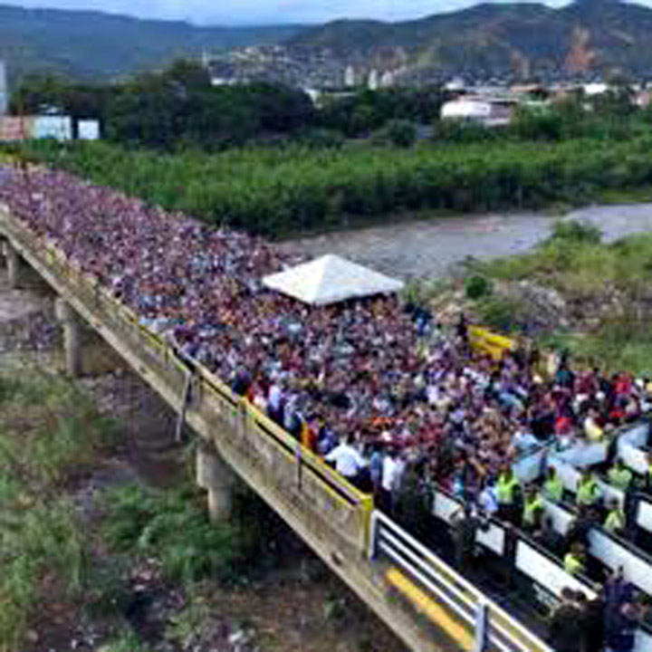 [:es]Santos creará Grupo Especial Migratorio en la frontera colombo-venezolana[:]