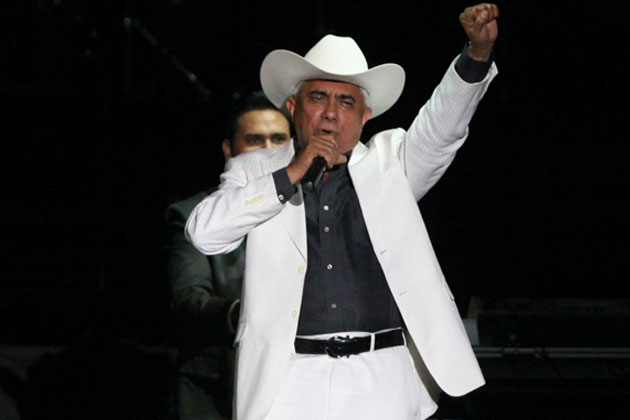 [:es]Reynaldo Armas fue merecedor de la Orden Damaso Figueredo[:]