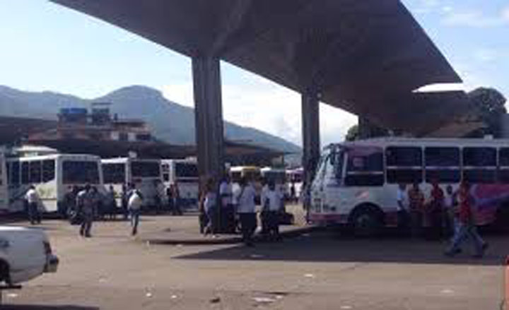 [:es]Azotada por la delincuencia terminal de pasajeros de San Cristóbal [:]