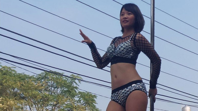 [:es]En China algunos funerales incluyen estripers[:]