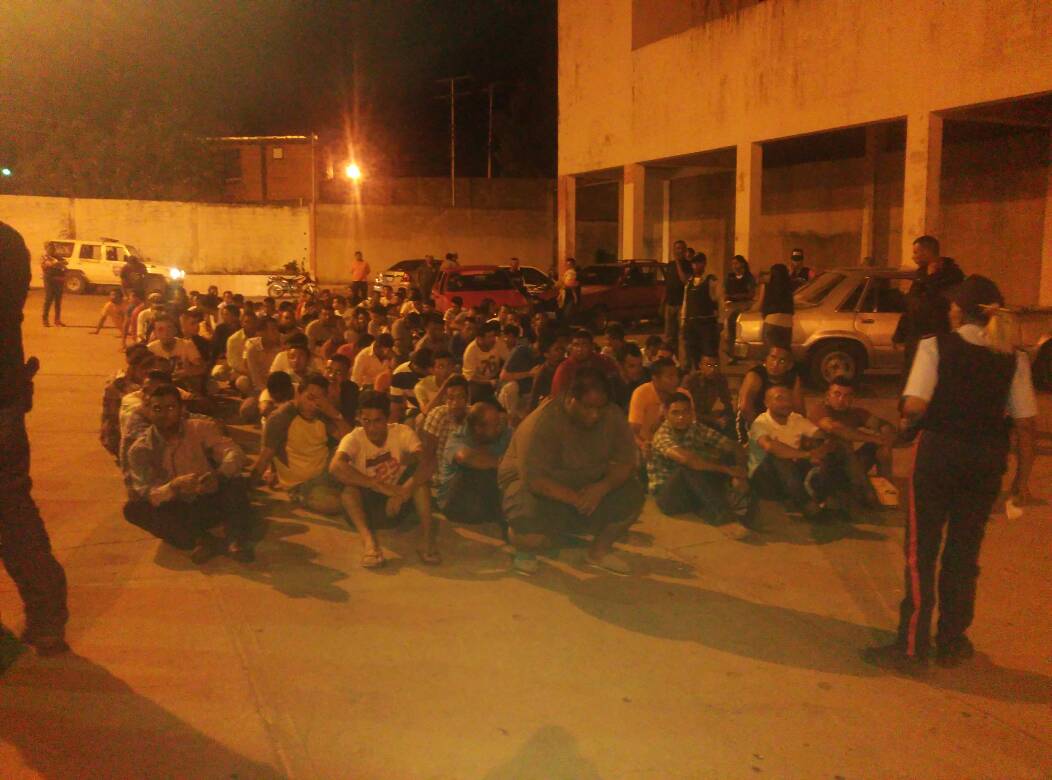 [:es]Diferentes cuerpos policiales realizaron “Mega Operativo” en Valle de la Pascua[:]