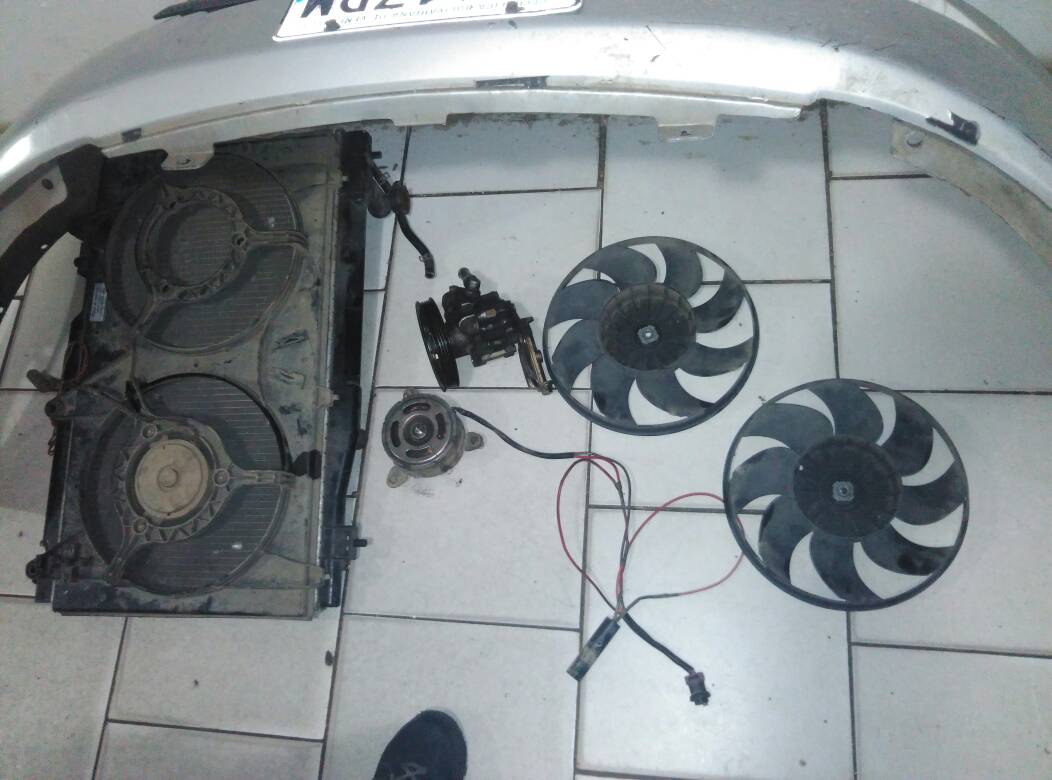 [:es]Capturaron dos sujetos con partes de vehículo robado[:]