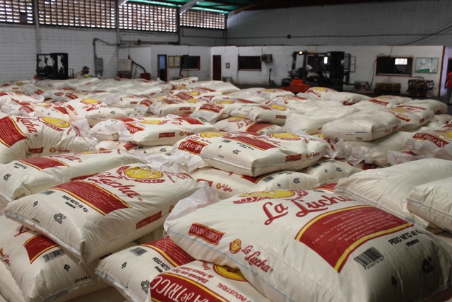 [:es]Alcaldesa Nidia Loreto abastece a 92 panaderías de Infante[:]