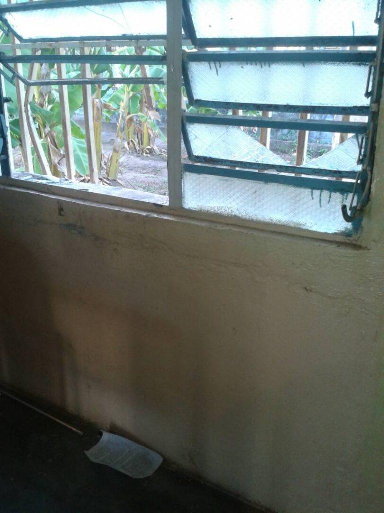 Habían ingresado a la escuela para sustraer los útiles con los cuales imparten clases en el recinto