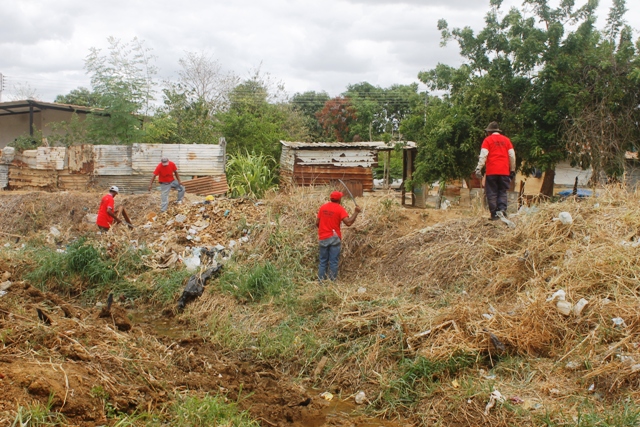 [:es]Arranca Plan de limpieza de quebradas en Autoconstrucción[:]