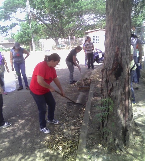 [:es]Alcaldía de Infante continúa con jornada especial de limpieza[:]