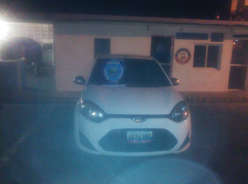 [:es]Localizan vehículo desde donde habían disparado a comisión policial[:]