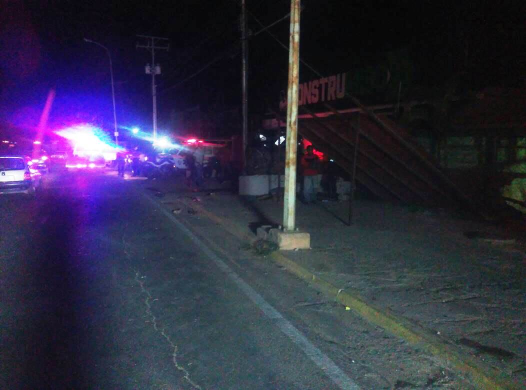 [:es]Accidente en la Av. Rómulo Gallegos dejo dos lesionados[:]