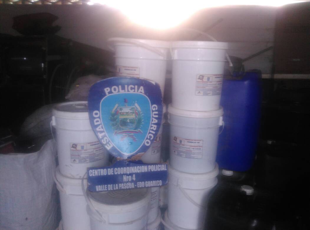 [:es]Detenido comerciante por acaparar aceite de motor[:]