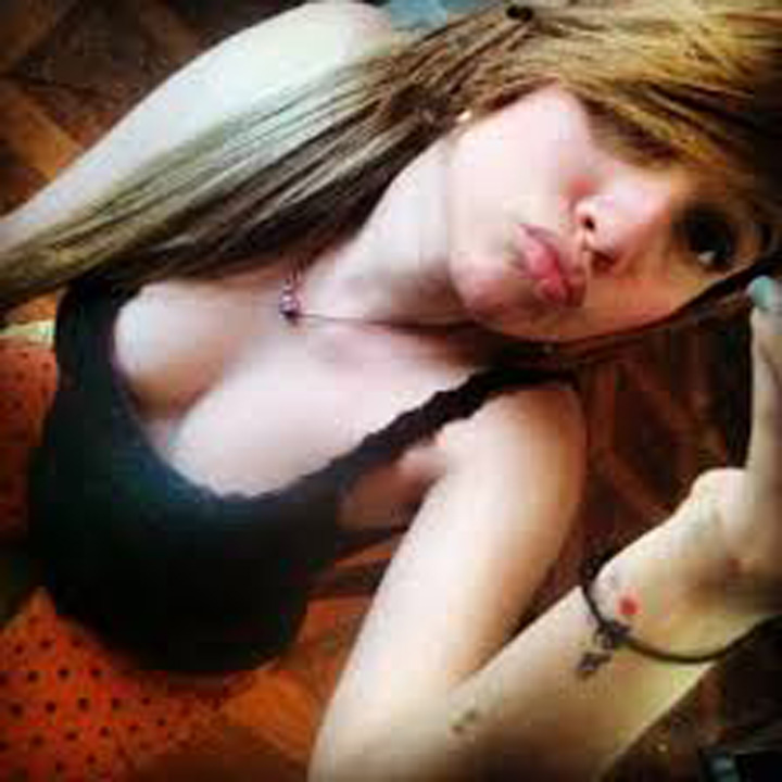 [:es]Kenny era “modelo”, dicen sus allegados, pero los medios de México la calificaron como “scort” o dama de compañía[:]