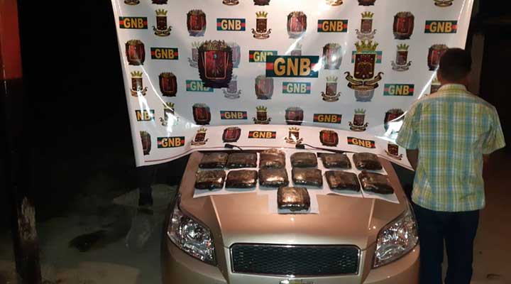 [:es]Incautan 13 panelas de marihuana en Anzoategui[:]