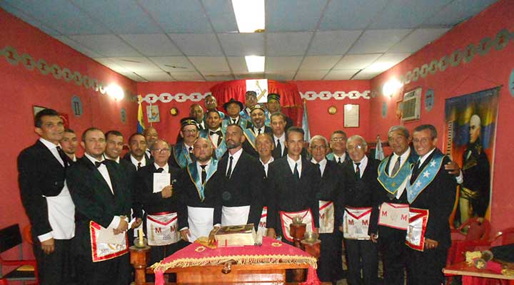 [:es]Llego La Coctelera de Freddy. Producida por Freddy Arveláez Gámez[:]