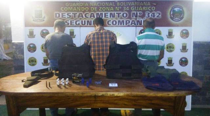 [:es]Tras las rejas banda de cobradores de vacunas y violadores[:]