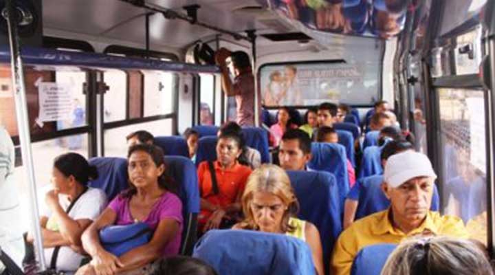 [:es]En La Pascua “Más de uno” llega retardado debido a la  escasez de microbuses[:]