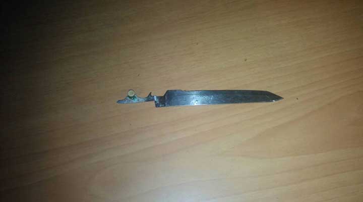 [:es]Capturaron a hombre que intento darle una puñalada a un adolescente[:]