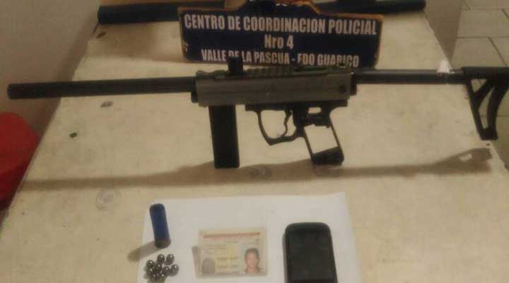 [:es]Capturaron dos sujetos portando facsímil[:]