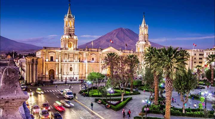 [:es]Cinco ciudades que visitar y disfrutar en el Perú[:]