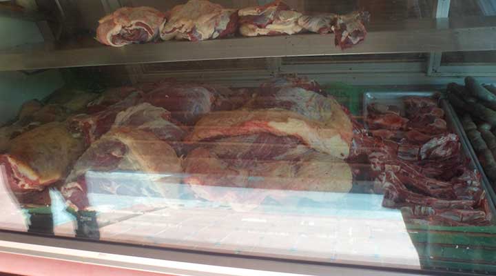 [:es]Comer carne en La Pascua ya es un «lujo»[:]