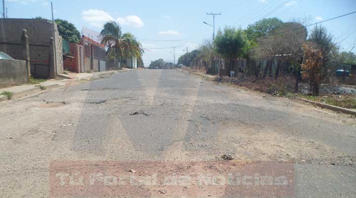 [:es]En el sector Las Canoas no hay señales de agua, luz y aseo urbano[:]