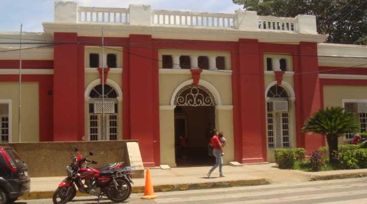 [:es]Grupo «rojo rojito» pide a la alcaldesa de Roscio rectificar y actuar[:]