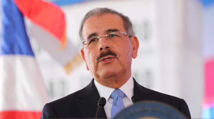 [:es]»Conmigo no han hablado y yo no creo que participe en ningún diálogo» afirmó el presidente de República Dominicana[:]