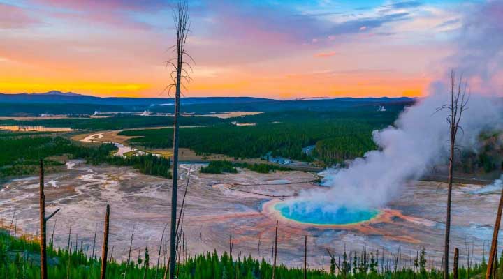 [:es]Conoce el impresionante parque Yellowstone[:]