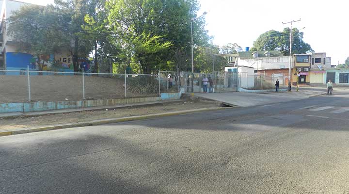 [:es]Así amanecieron los centros de votación en Valle de la Pascua[:en]Asi amanecieron los centr[:]