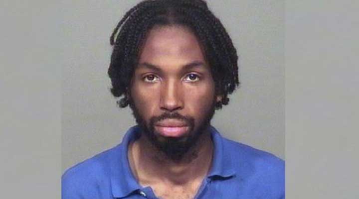 [:es]Hombre acusado de violación fue declarado inocente al desnudarse en la corte[:]