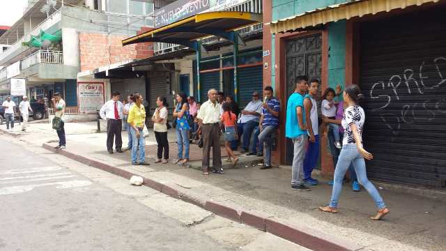 [:es]Trasporte urbano ira a paro si no aumentan el pasaje a 5 mil bs. [:]