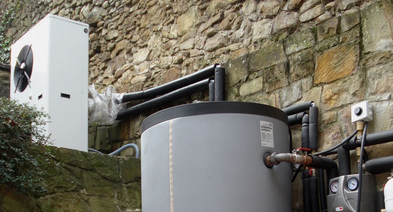 [:es]El suelo radiante y la aerotermia, ¡pleno confort![:]