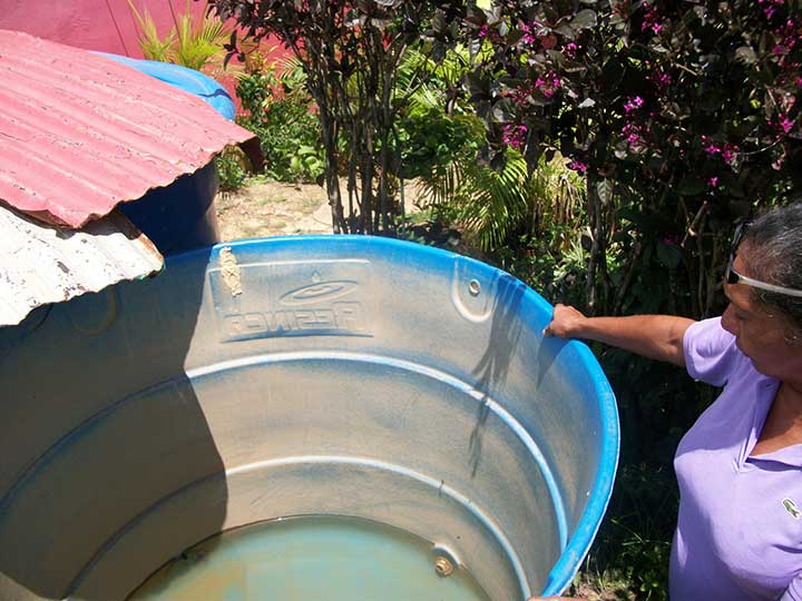 [:es]Agua sucia consumen vecinos en El Socorro, estado Guárico[:]